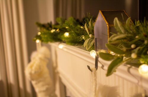 scandinavische kerstversiering en scandinavisch kerst interieur